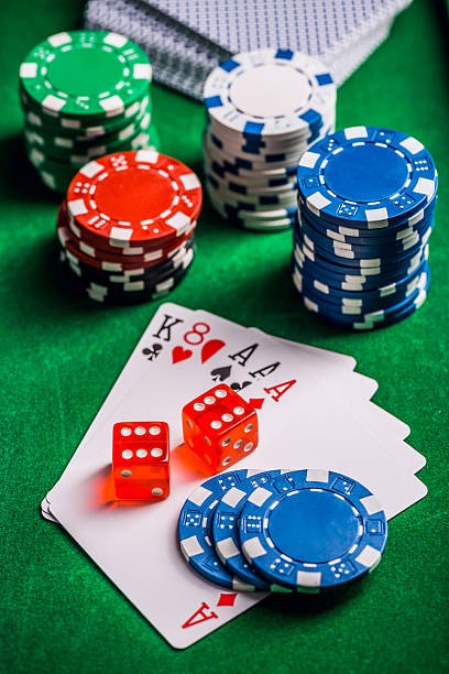 Mobile tanganjudi app displaying Lightning Baccarat live feed and betting interface on smartphone screen